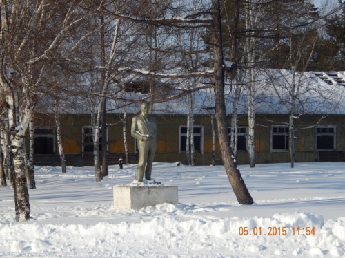 п. Победа. Памятник Ленину.