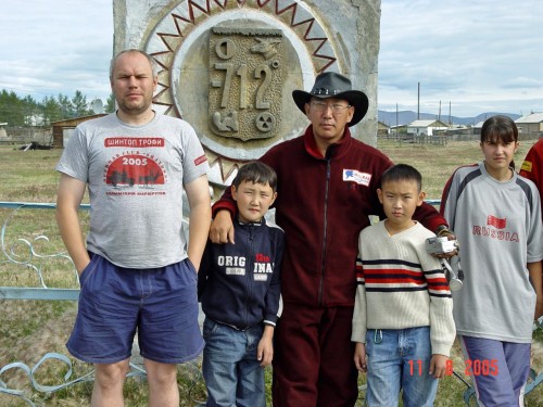 Семен Оготоев с сыновьями - на чью статью Потаскун ссылку давал :-)