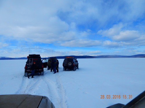 На льду озера Орон